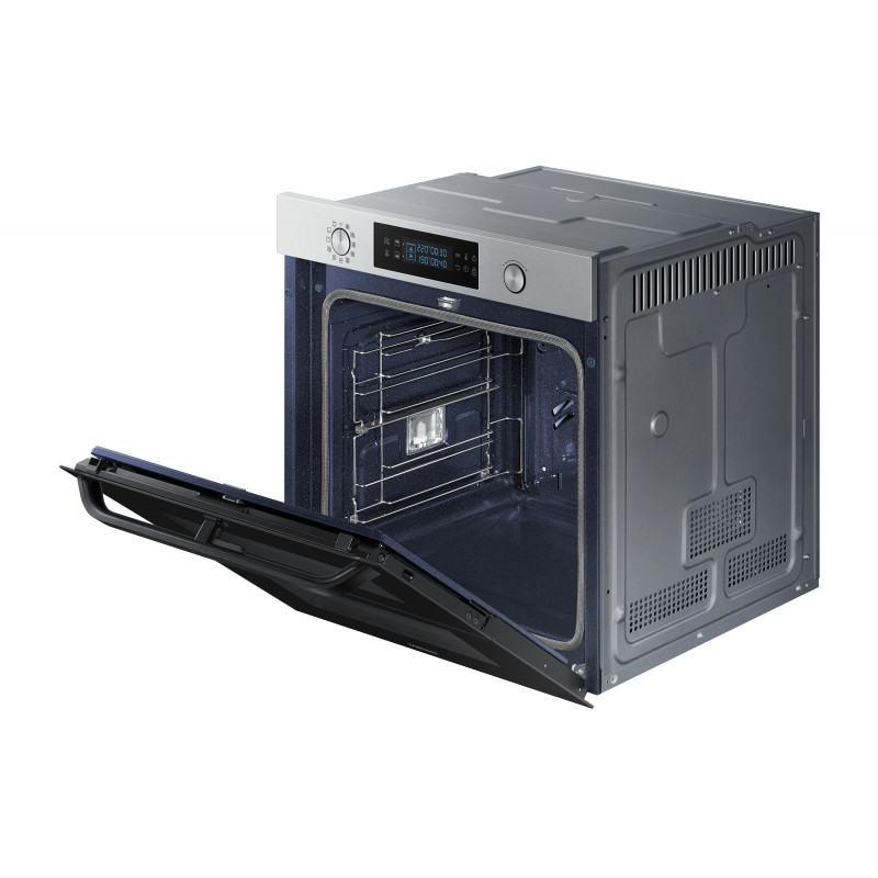 Four SAMSUNG NV75N5675BT/EF