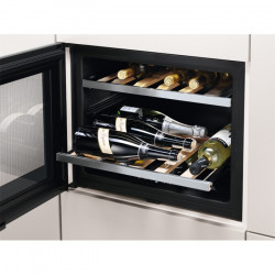 Cave à vin AEG SWS74500G0