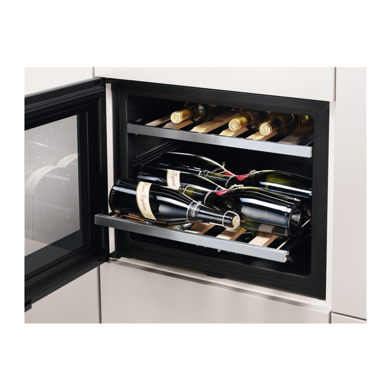 Cave à vin AEG SWS74500G0